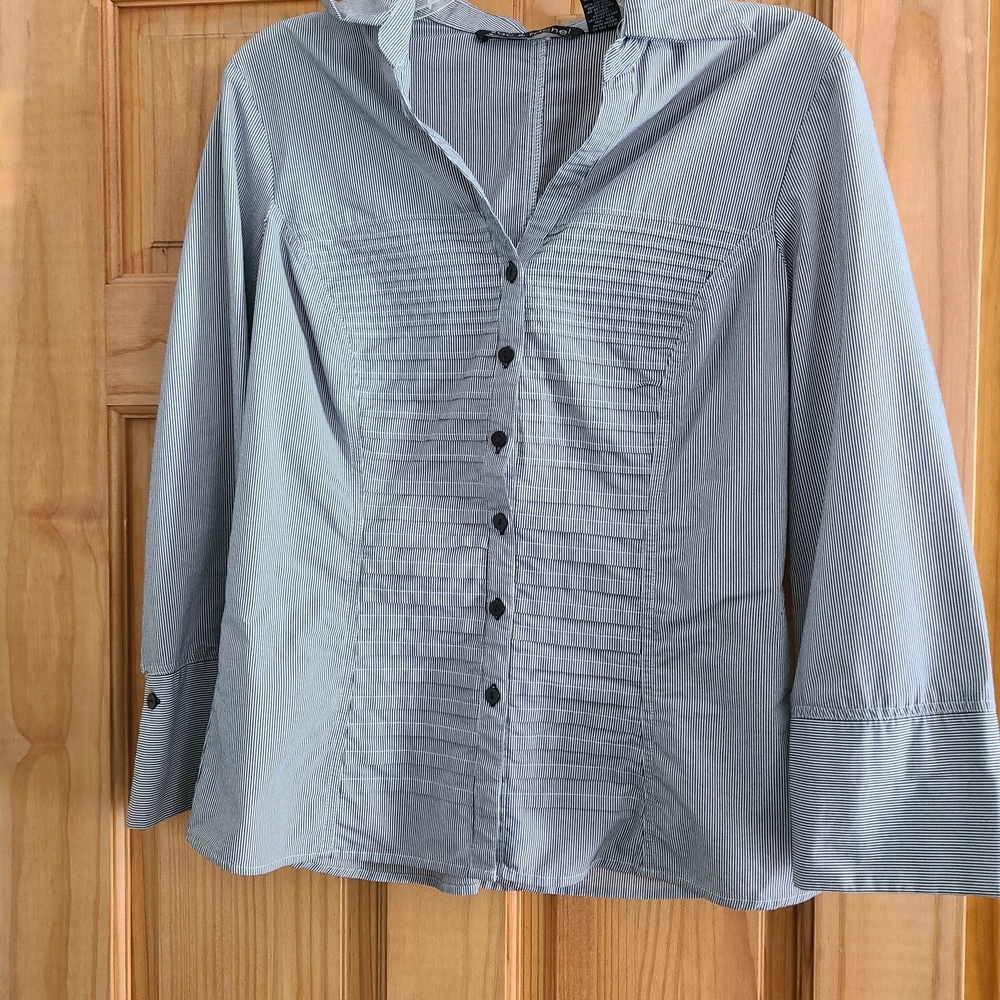 Zac & Rachel Light Black And White Striped Button-Up Blouse